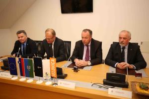 PODPIS POGODBE  FOTO LJUBO VUKELIČ 29s